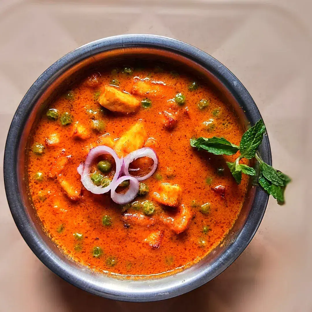 Mattar Paneer 