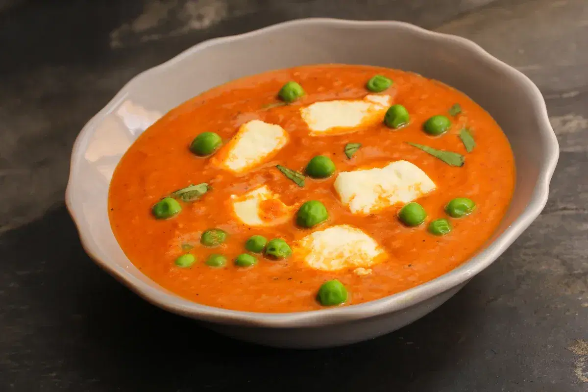 Mattar Paneer 